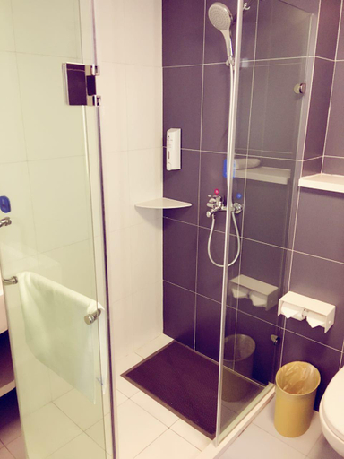 Bathroom 3, Hanting Hotel Zhangjiakou Jiangong College, Zhangjiakou