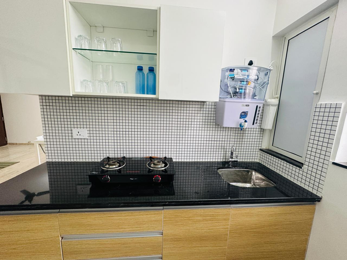 Others 4, 2BHK Apartment in Malad by Florastays, Mumbai Suburban