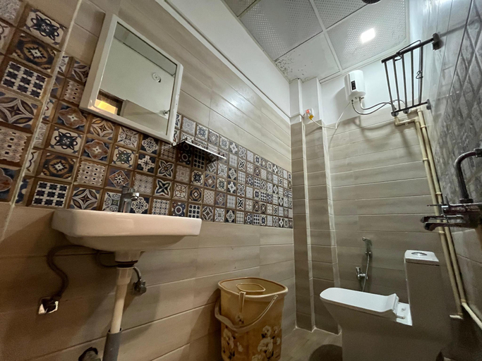 Bathroom, Hotel VK Inn, Kaushambi