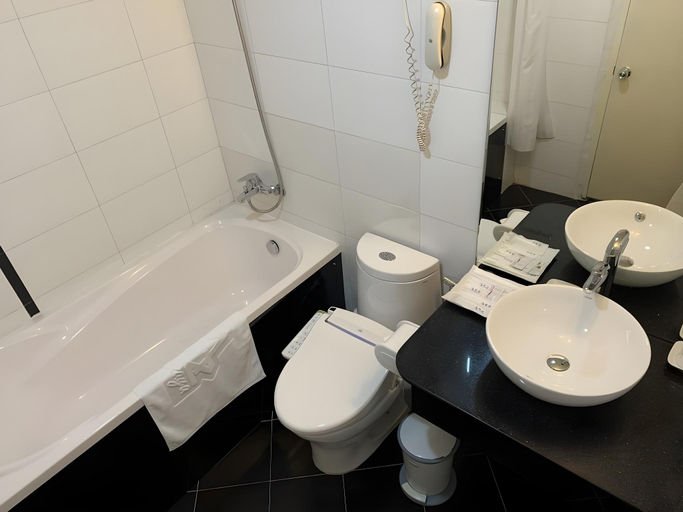 Bathroom 3, Azumaya Hotel Hai Ba Trung 1, Hai Bà Trưng