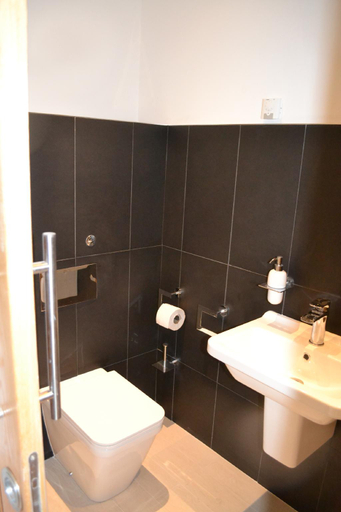 Bathroom 3, Hope Thatch, Devon