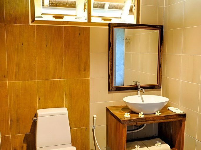 Bathroom 4, Phi Phi Phu Chalet Resort, Mueang Krabi