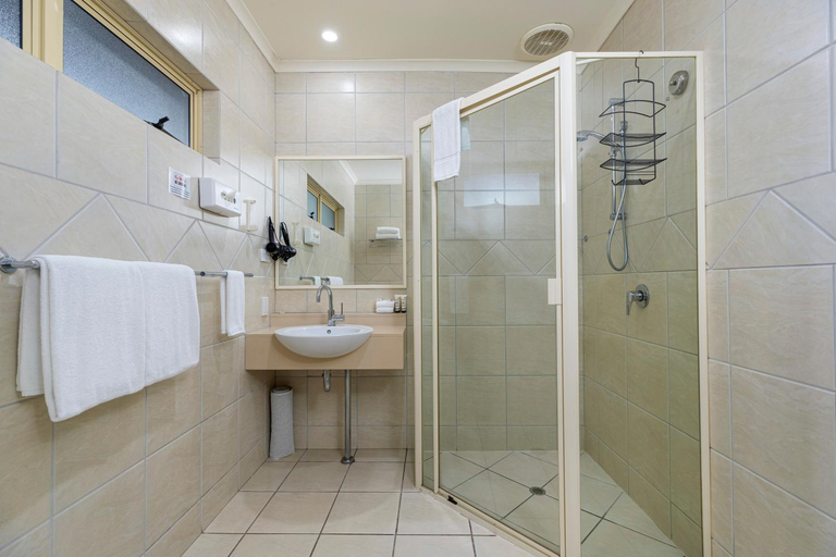 Bathroom 3, Red Bridge Motor Inn, Maroochy - Paynter-Petrie Creek