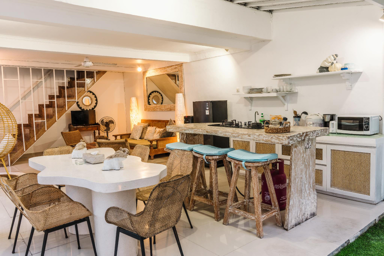 Food & Drinks 5, Mara Villa – Lux 3BR Pool, 2min to Seminyak Beach, Badung