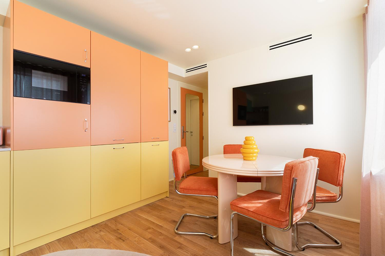 Others 2, Paris Home Collection - Serviced Apartments Champs-Elysees - Rue de Ponthieu, Paris