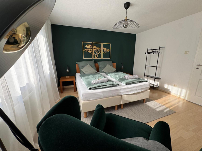 Others 5, Central Comfort Home with Garden, Rhein-Kreis Neuss