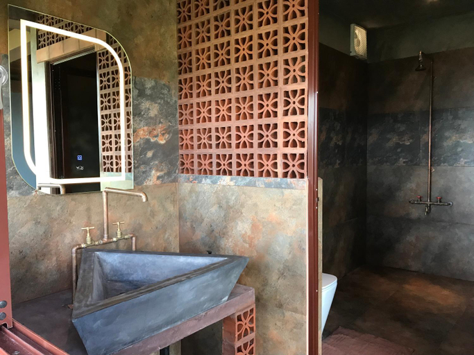 Bathroom 3, The Backyard balangoda , Imbulpe