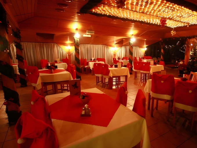 Food & Drinks 3, Rezort u Bobiho, Levice