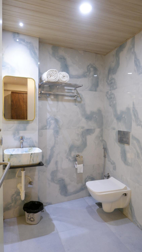 Bathroom 3, Hotel Kwality Inn By Naivedhya Treat, Thane