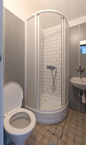 Bathroom 3, Clown and Bard Hostel, Praha 1