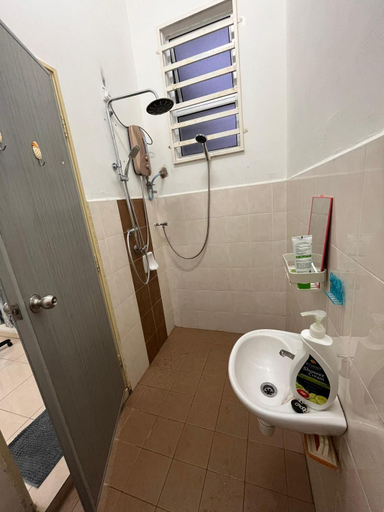 Bathroom 3, ZARA Homestay, Marang