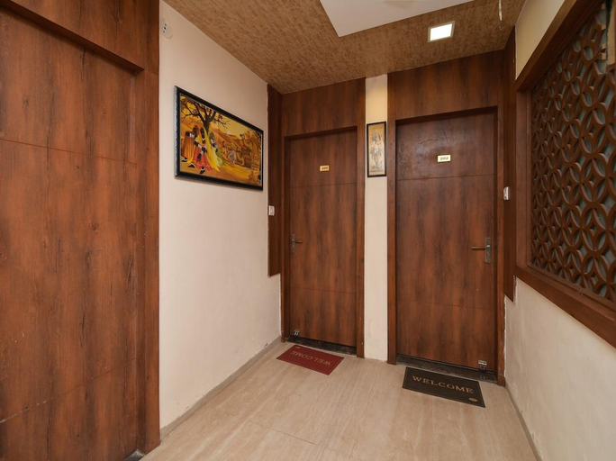 Others 4, Hotel Midland, Ujjain