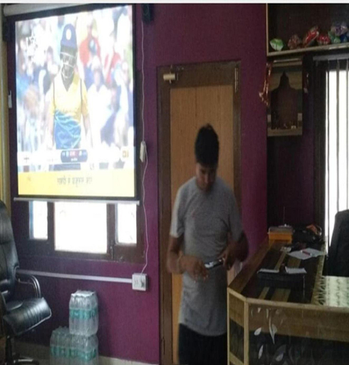 Food & Drinks, HOTEL Surat Barot, Mandi