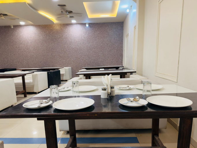 Food & Drinks 2, Nilkanth Resort - Best Resort in Anand, Anand