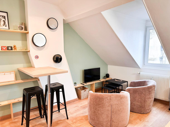 Facilities 5, La Loge et La Pause Compiegnoise, Oise