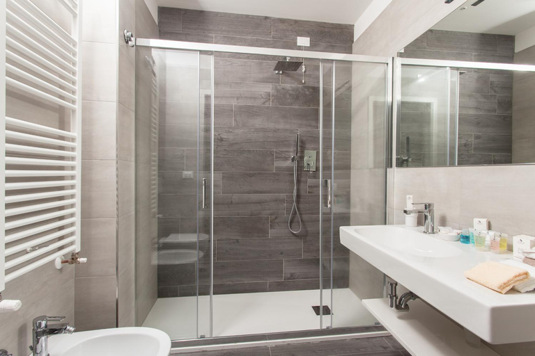 Bathroom 4, Hotel Nadir, Ravenna