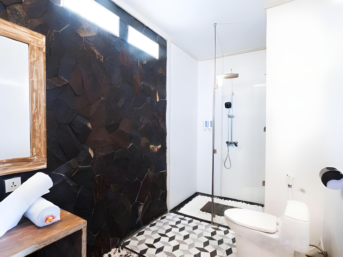 Bathroom, Jenggala Hill, Klungkung