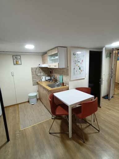 Others 5, Melden Apartment, Budapesti