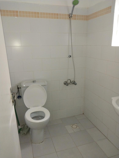 Bathroom 5, Chez Ousmane Fall ASECNA, Saint-Louis