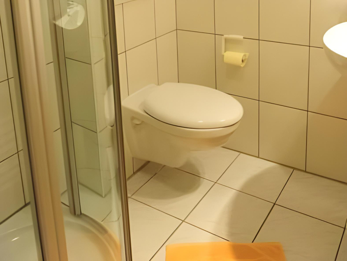Bathroom 2, Gasthaus Jutte, Göttingen