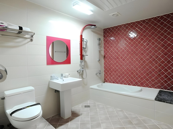 Bathroom 3, Andong Chocolate Motel, Andong
