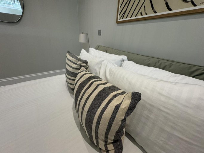 Bedroom 2, 1 Bed Martello By Pureserviced, Plymouth