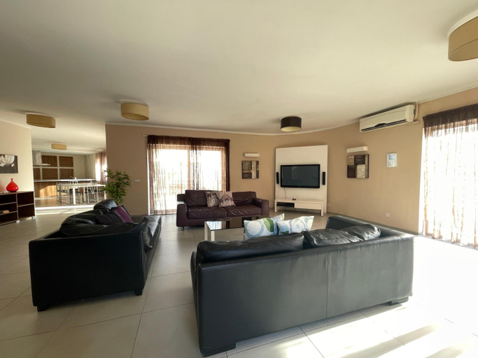 Others 3, Villa Diamantina