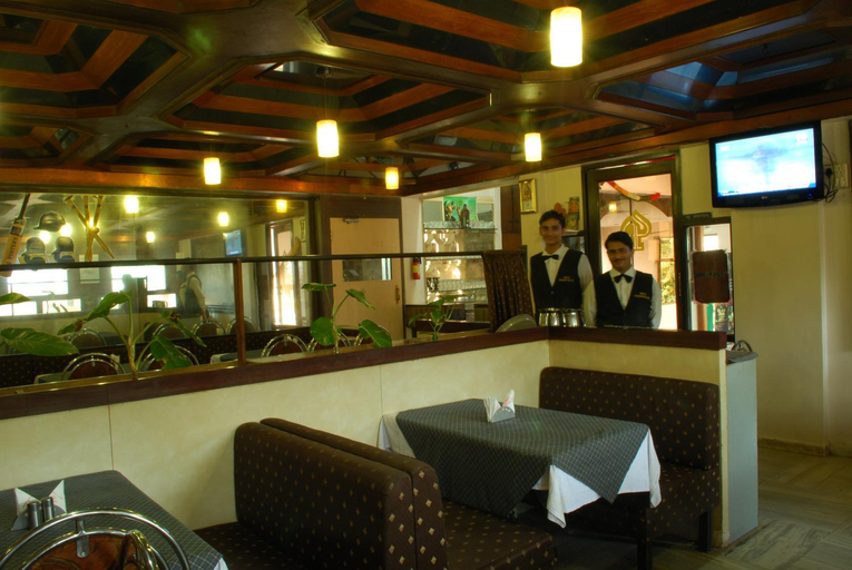 Others 5, Hotel Golden Palace, Mumbai Suburban