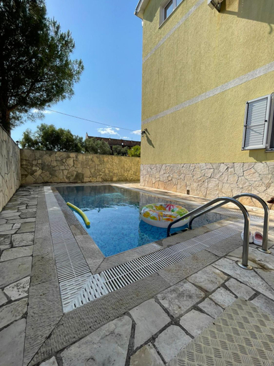 Sport & Beauty 2, Apartments Villa-G Lustica