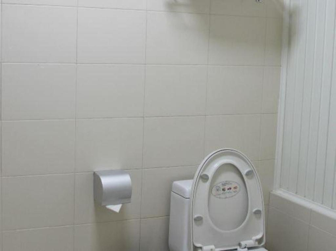 Bathroom 4, Xian Zhongfei GrandSkylight Hotel, Xi'an