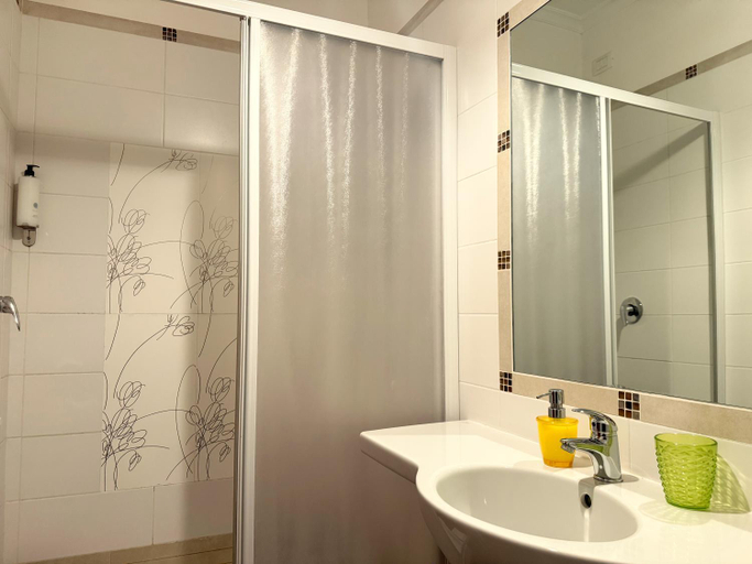 Bathroom 3, Anthony House, Anthony Floor 3, Castro Pretorio, Roma