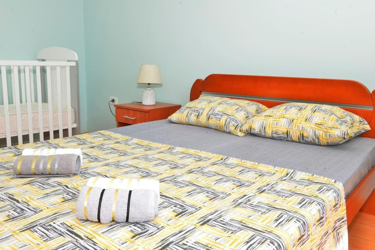Bedroom 2, D apartment