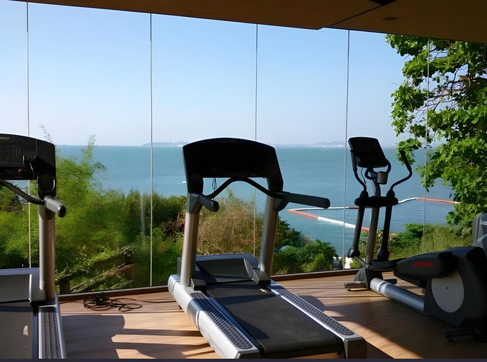 Others 5, Bann plai haad pattaya, Pattaya