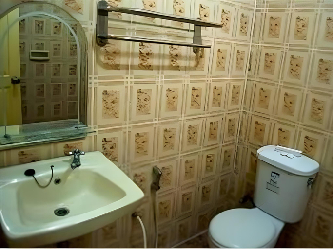 Bathroom 2, King Hotel, Kulon Progo