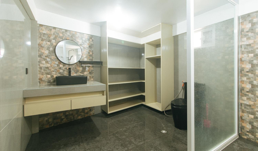 Bathroom, ESerenty Private Villa Pangasinan by RedDoorz, Bugallon