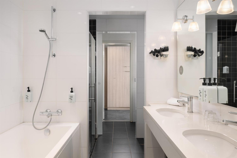 Bathroom 4, Scandic Fornebu, Bærum