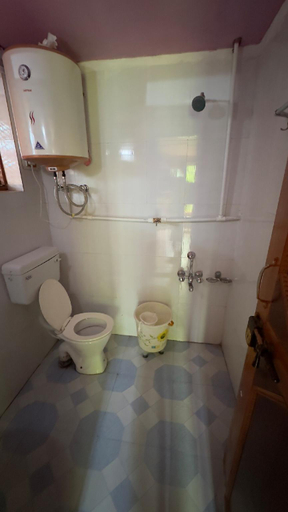 Bathroom 3, Top Hill Cottage, Anantnag