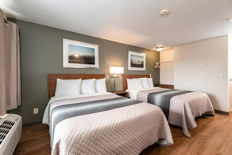 Bedroom 2, Hotel Cincinnati - Sharonville, Hamilton