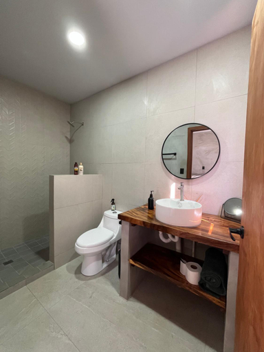 Bathroom 3, Shalpabay house - Private Apartments and Rooms, Jicalapa