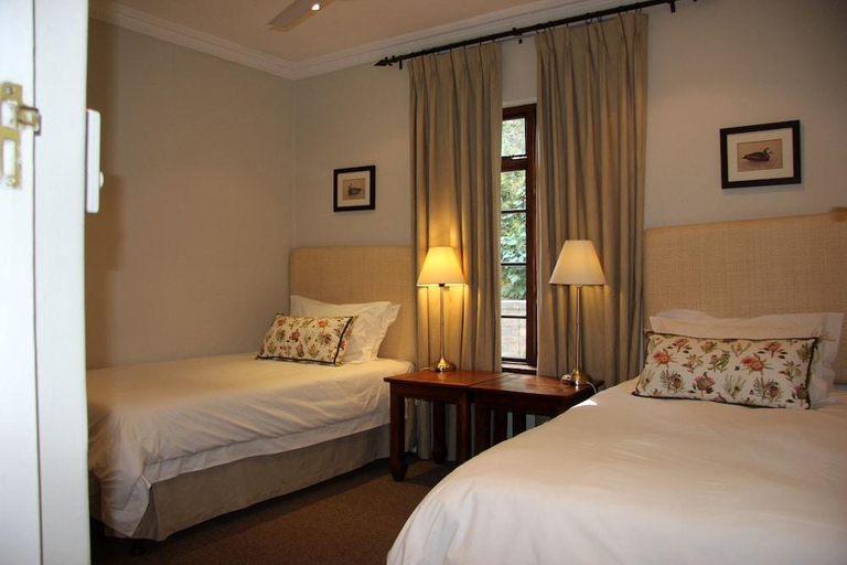 Bedroom 3, MontMartre Chalets & Venue, Cape Winelands