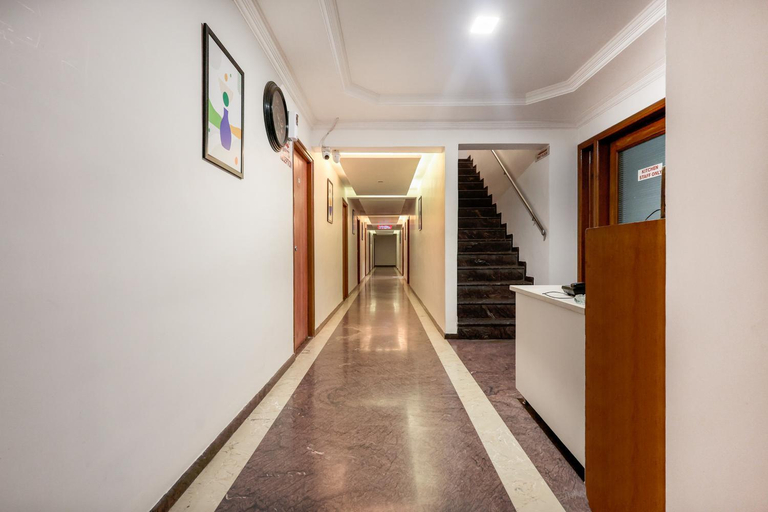 Public Area 3, Treebo RVG, Alkapuri, Vadodara
