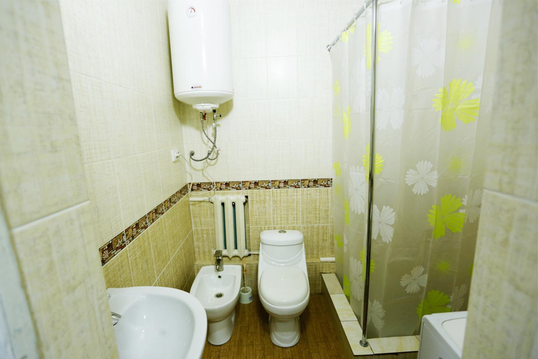 Bathroom 5, Interhouse Karakol, Ak-Suu