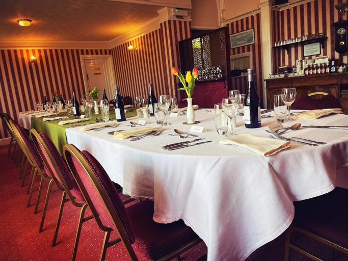 Food & Drinks 5, The Robin Hill, Torbay