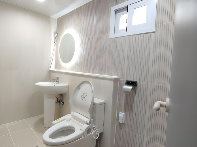 Bathroom 3, A-ha stay, Gyeongju