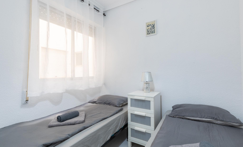 Bedroom 4, 2-bedroom apartment-close to beaches and center, Alicante
