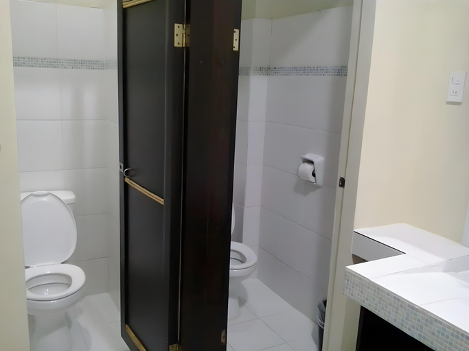 Bathroom 3, Cordillera Family Inn, Vigan City