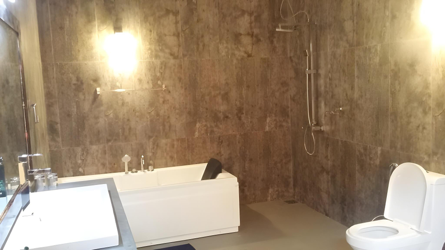 Bathroom 2, Kenuson Villas, Thissamaharama