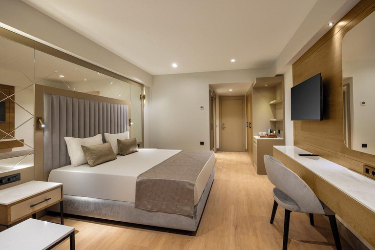Bedroom 3, Dobedan Beach Resort Comfort , Manavgat