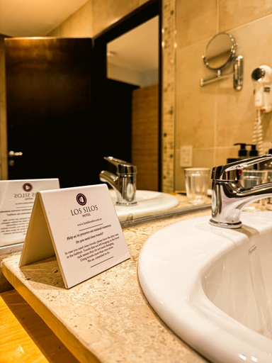 Bathroom, Los Silos Hotel, La Capital