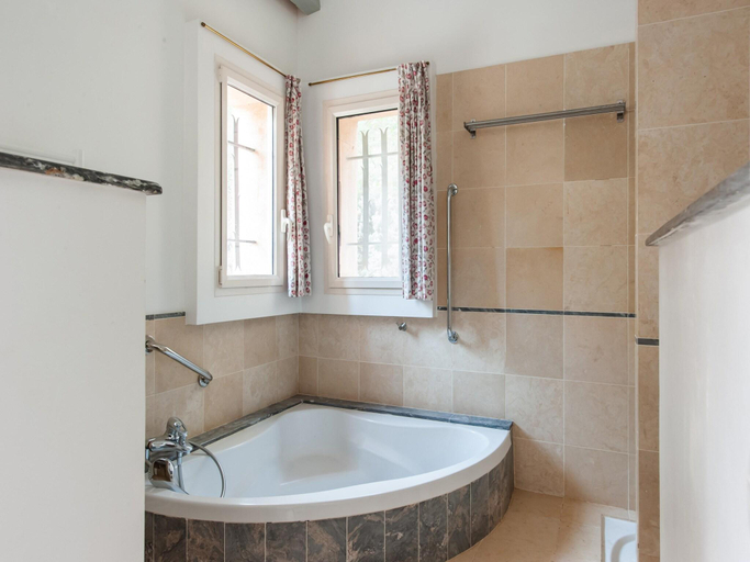 Bathroom 2, Holiday Home in France with Private Pool, Var